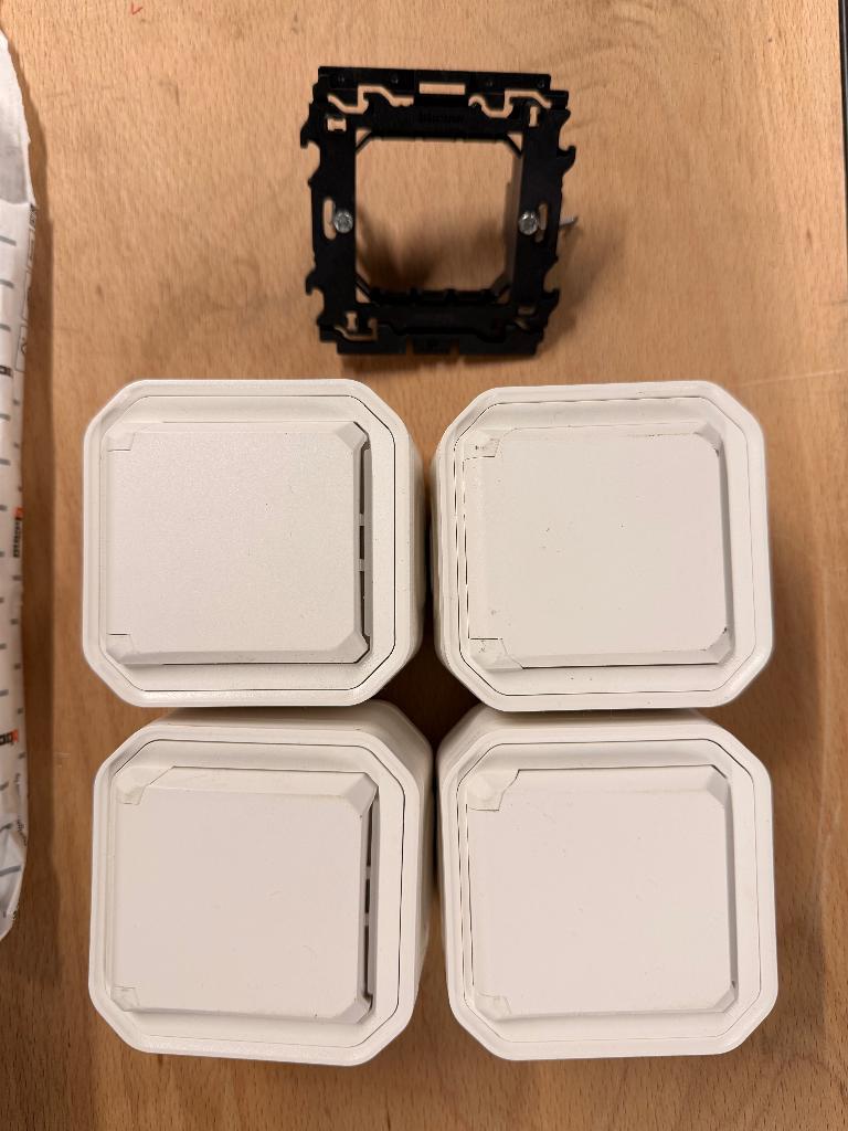 lot de matériel électrique Bticino, Bricolage & Construction, Électricité & Câbles, Neuf, Enlèvement ou Envoi