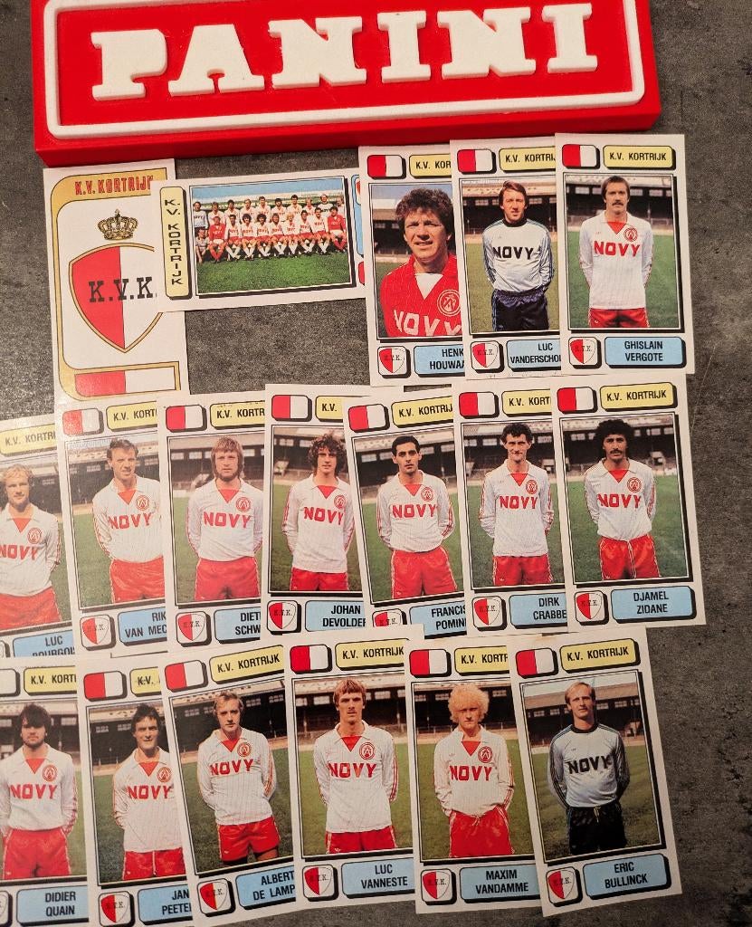 PANINI FOOTBALL 83 KVK KORTRIJK 18 AUTOCOLLANTS 1983, Envoi, Comme neuf