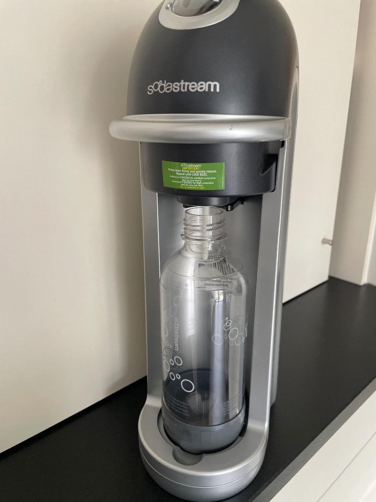 Sodastream met 4 flessen, Ophalen, Gebruikt
