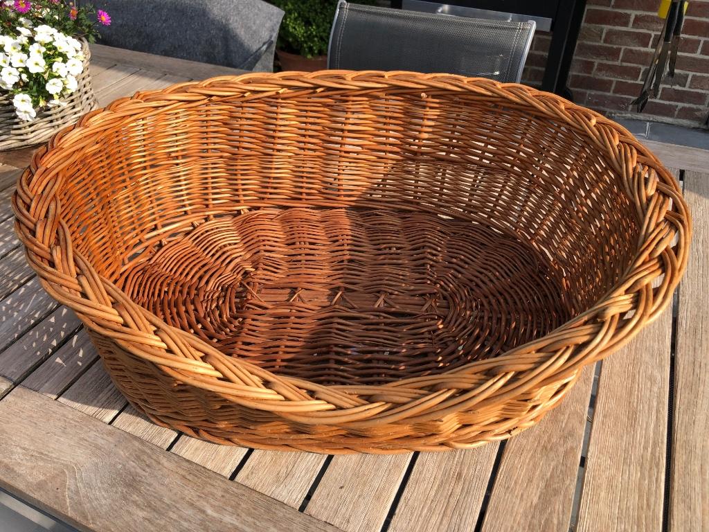 Lit pour chien en osier (petit), Animaux & Accessoires, Paniers pour chiens, Enlèvement, Utilisé, Roseau