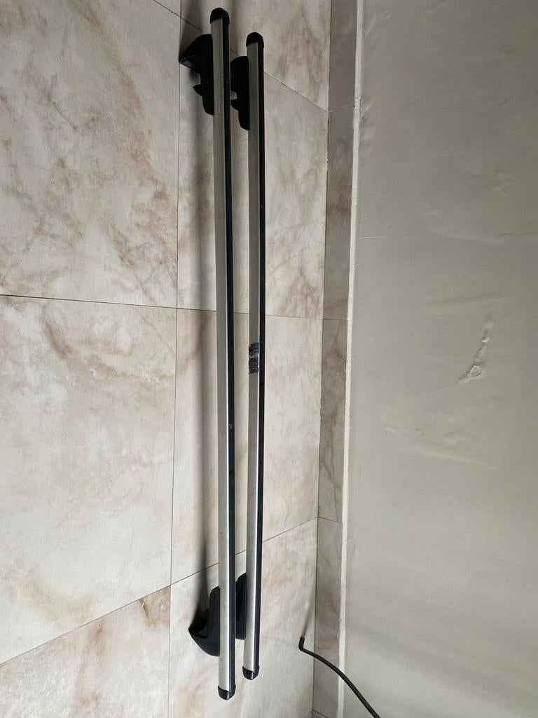 Universele dakbeugel, Auto-onderdelen