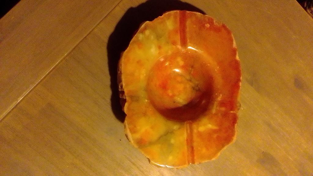 cendrier en albâtre, Enlèvement