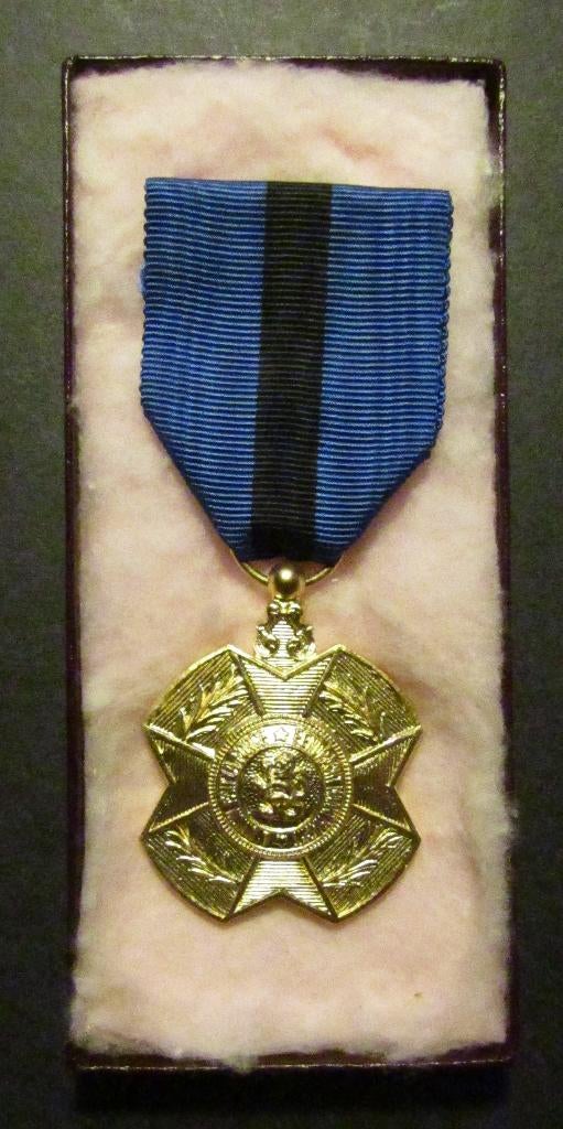 Gouden medaille in de orde van Leopold II - boxed, Enlèvement, Armée de terre, Ruban, Médaille ou Ailes