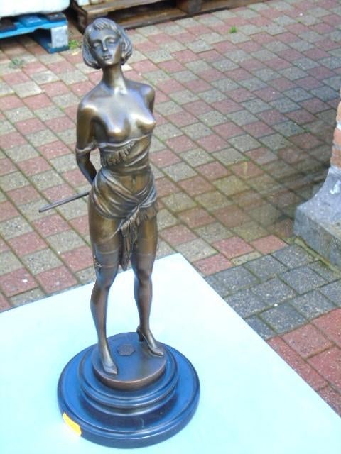 Vrouwelijke naakte dominatrix in brons, gesigneerd, ZASH, Antiek en Kunst, Antiek | Brons en Koper, Brons, Ophalen of Verzenden