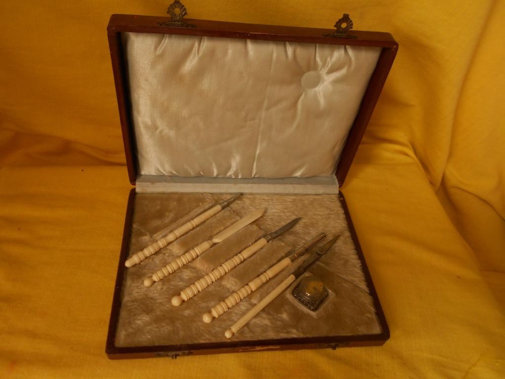 Petit coffret pour écriture, Antiquités & Art, Art | Autres Art, Enlèvement ou Envoi