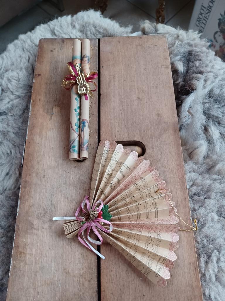 Oude kerstdecoratie: papieren hangers en waaiers aan 2 euro, Diversen, Ophalen of Verzenden