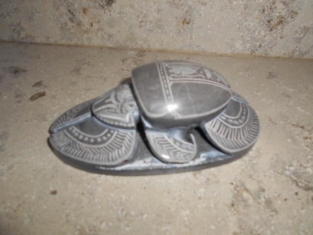 Scarabée égyptien, Enlèvement ou Envoi