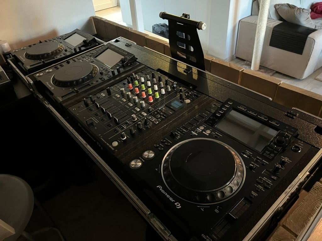 3x Pioneer CDJ2000 NXS2 + 1x Pioneer DJM 900NXS2 + Flycase, Ophalen, Gebruikt, Dj-set, Pioneer