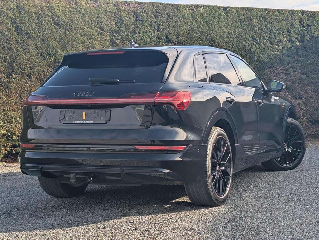 Audi Q8 e-tron (Q8) e-tron black edition - 2x s-line - trekh, Auto's, Audi, Automaat, 230 kW, Gebruikt, 313 pk