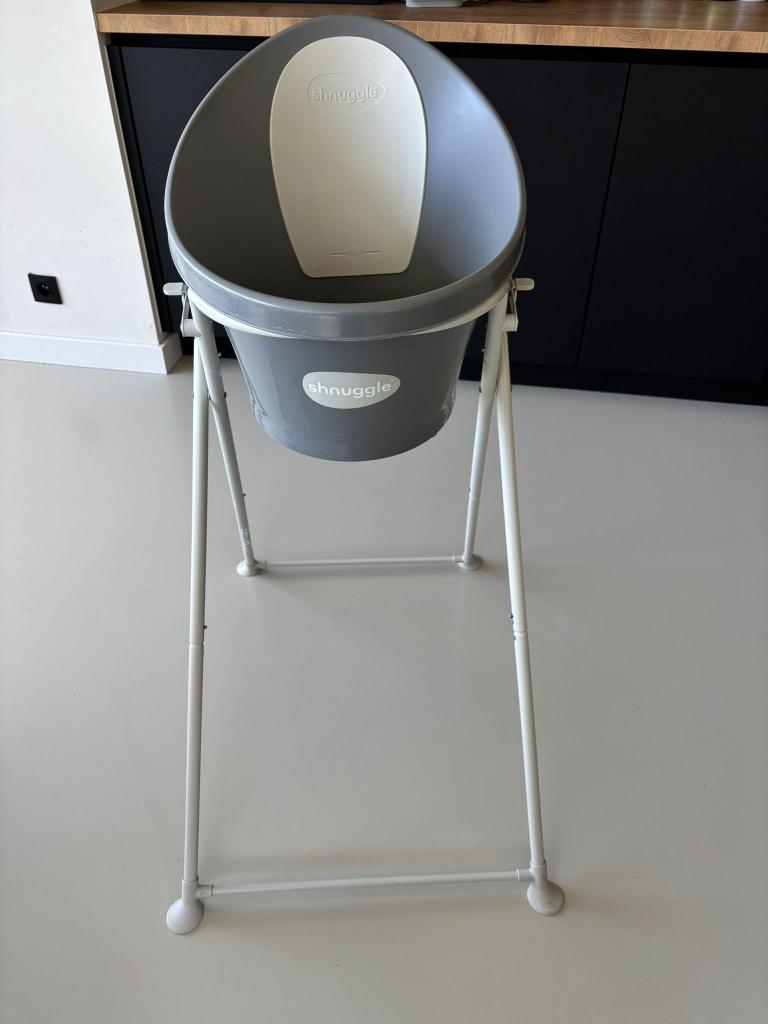 Babybad Shnuggle + staander, Kinderen en Baby's, Ophalen, Zo goed als nieuw, Badzitje of Badring, Overige merken