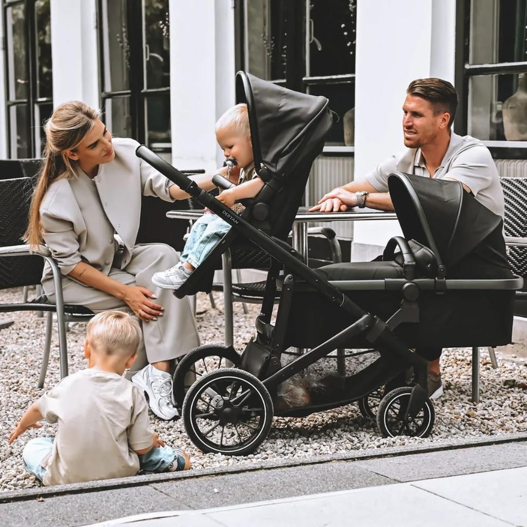 EVY V2 Duo Kinderwagen Zwart twee zitjes, Kinderen en Baby's, Kinderwagens en Combinaties, Nieuw, Ophalen of Verzenden, Verstelbare duwstang