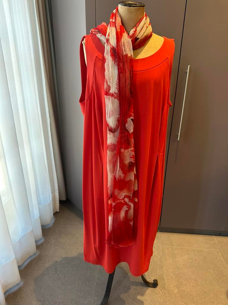 Prachtige rode jurk van Sallie Sahne, maat 50, Kleding | Dames, Grote Maten, Ophalen of Verzenden, Zo goed als nieuw, Rood, Jurk