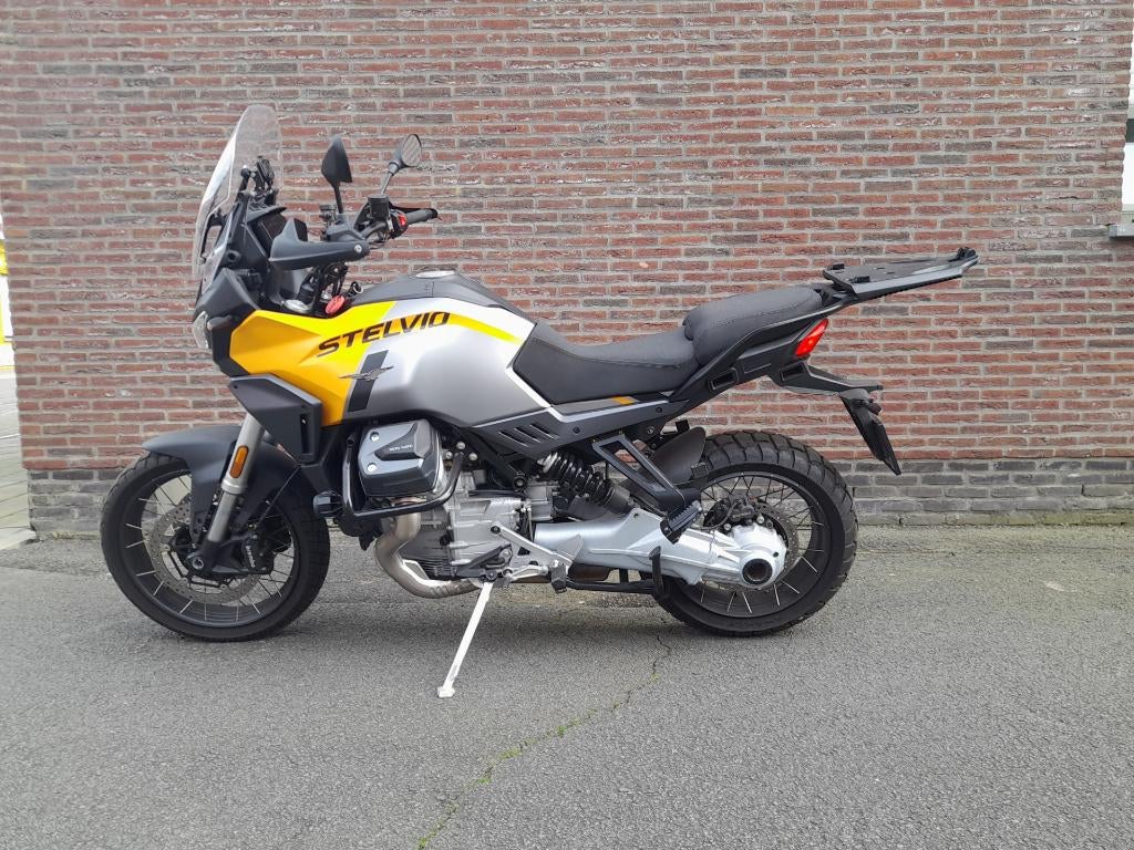Moto Guzzi Stelvio, LED Verlichting, 2 cilinders, Motorrijbewijs A, Particulier