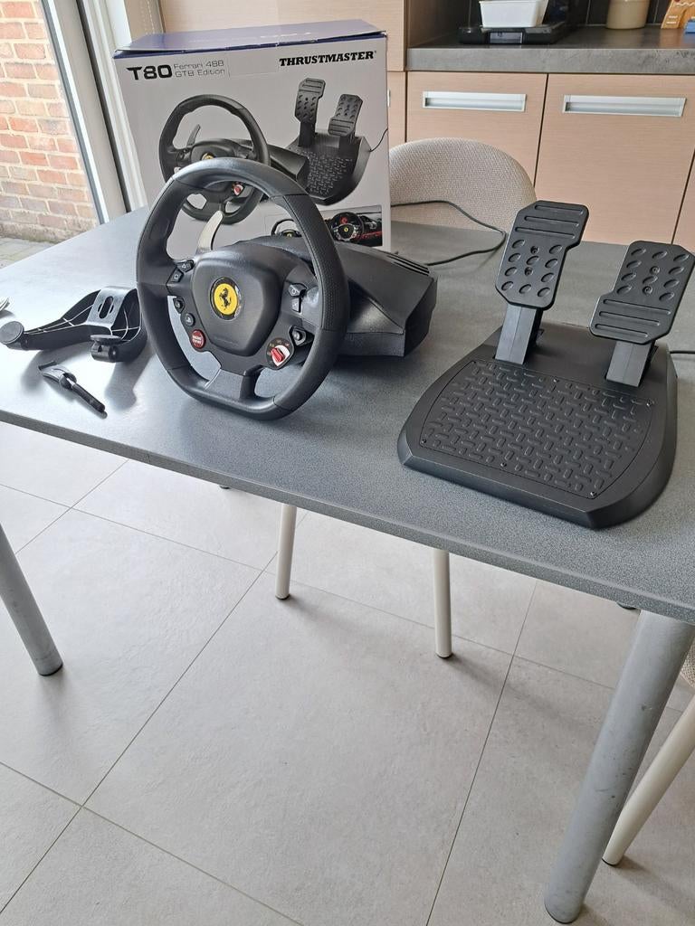 T80 Ferrari 488 GTB Edition, Games en Spelcomputers, Spelcomputers | Xbox | Accessoires, Ophalen, Zo goed als nieuw, Stuurtje of Sportattribuut