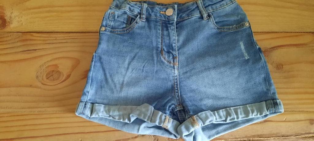 Mooie short JBC maat 140, Kinderen en Baby's, Kinderkleding | Maat 140, Broek, Meisje, Ophalen of Verzenden, Zo goed als nieuw