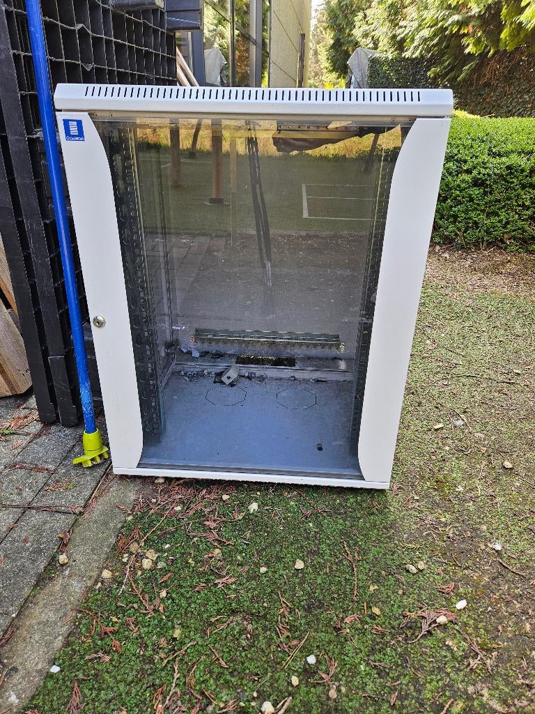 Patchkast - serverkast, Computers en Software, Serverkasten, Ophalen, Gebruikt, Glas, Plaatstaal