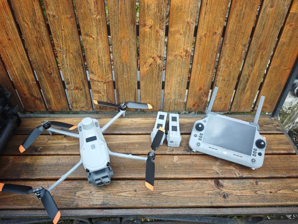 DJI Matrice 4T, Audio, Tv en Foto, Ophalen, 30 tot 45 minuten, 5 tot 10 kilometer, DJI