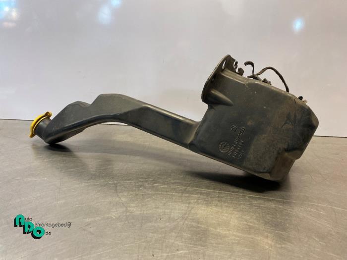 Ruitensproeiertank voor van een Opel Zafira B (Zafira B 05-), Auto-onderdelen, Gebruikt, -, -, Opel