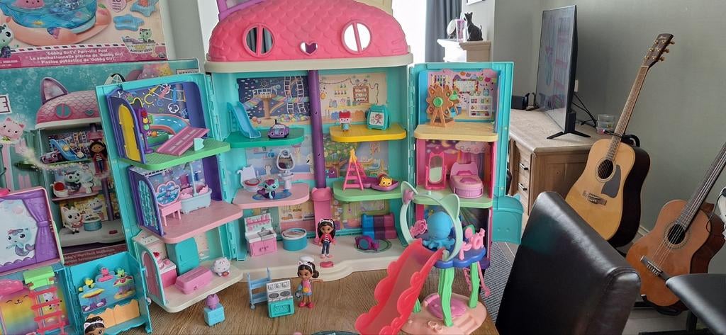 Gaby's poppenhuis met veel uitbreidingen, Ophalen, Poppenhuis