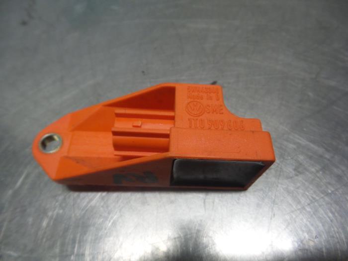 Détecteur airbag d'un Volkswagen Touran (Touran 03-), Volkswagen, -, 3 mois de garantie, Utilisé