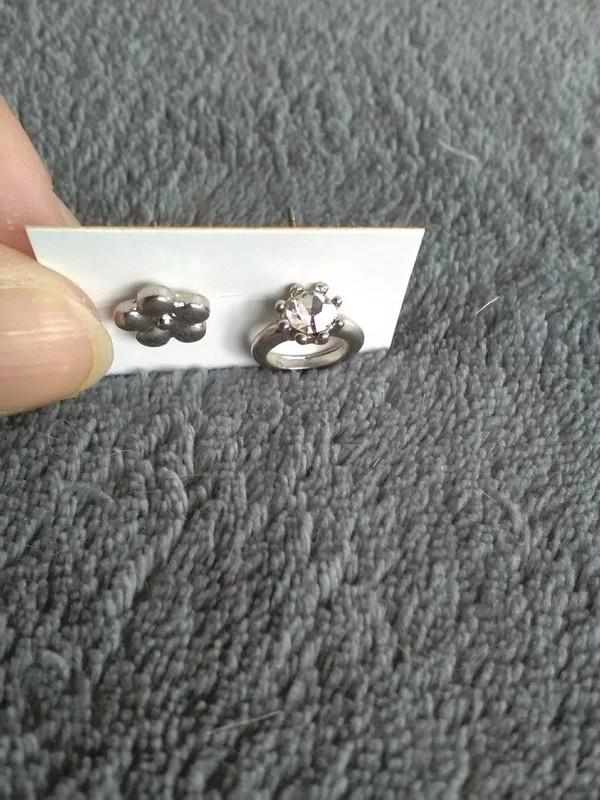 Zilveren oorbellen die niet bij elkaar passen, Handtassen en Accessoires, Oorbellen, Overige materialen, Ophalen of Verzenden