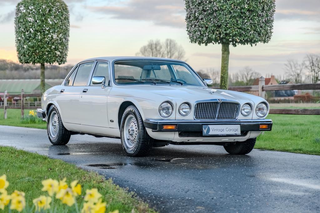 Jaguar XJ12 Sovereign - 1986, Auto's, Jaguar, Automaat, 4 deurs, Achterwielaandrijving, 217 kW