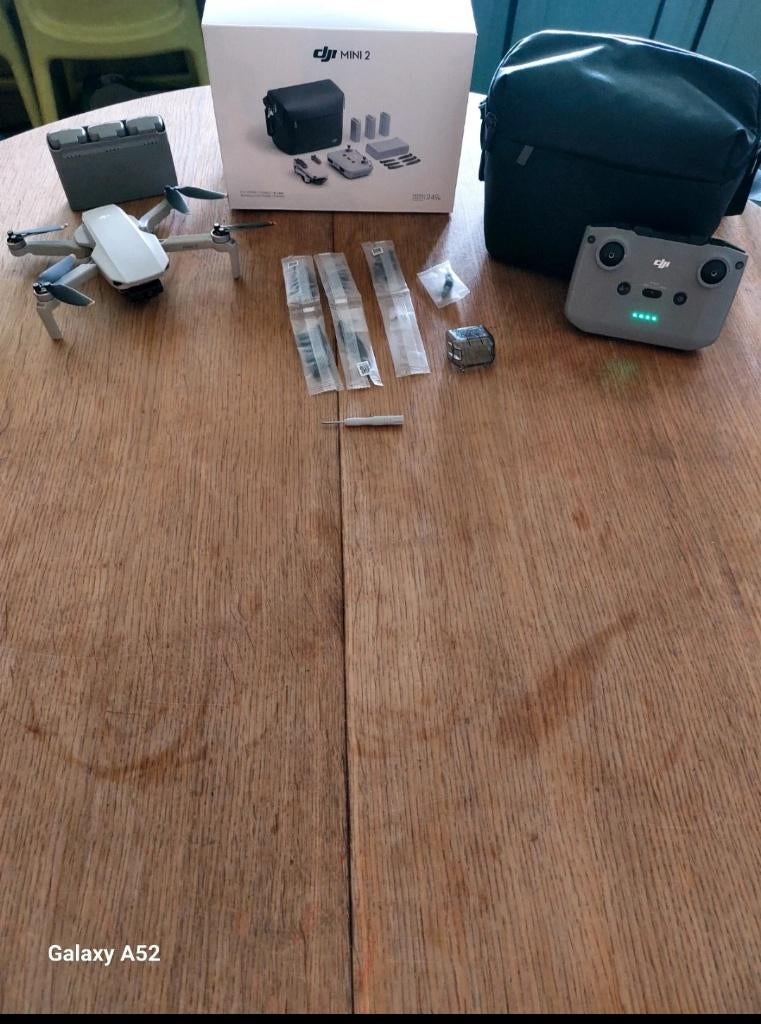 Drone dji mini 2, TV, Hi-fi & Vidéo, Drones, Comme neuf, Drone avec caméra, Qualité supérieure, DJI, Moins de 250 g, 15 à 30 minutes