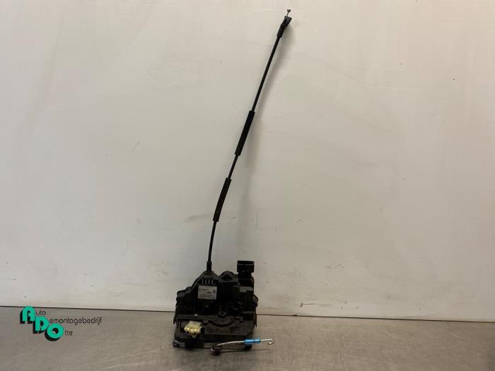 Serrure portière mécanique 4portes avant gauche d'un Opel, -, Opel, 3 mois de garantie, Utilisé