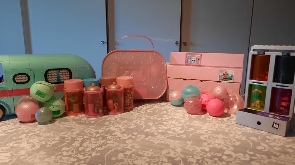 VEEL LOL SPEELGOED VERSCHILLENDE, Kinderen en Baby's, Speelgoed | Poppen, Ophalen of Verzenden, Zo goed als nieuw, Overige typen