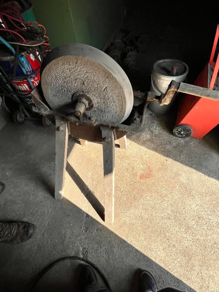 Ancienne meule, Enlèvement