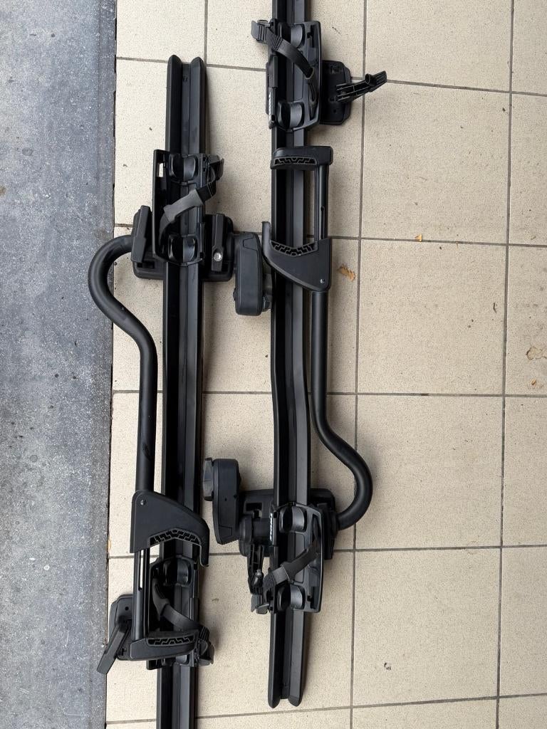 2x Thule ProRide 598, Ophalen, Brede banden, Zo goed als nieuw, Dakdrager