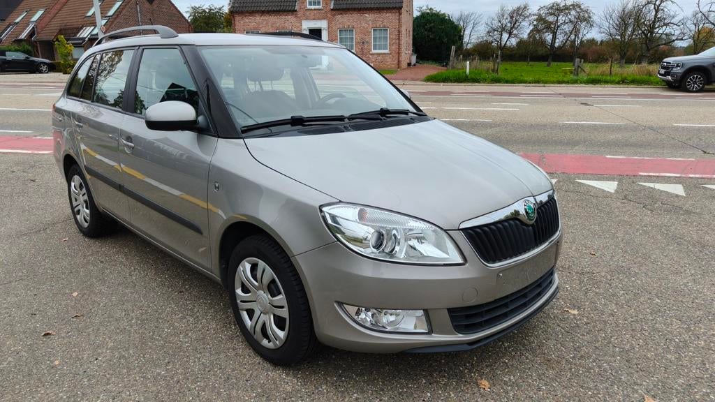 Skoda Fabia 1.2 i Essence 55 kw
Année 2012, Autos, Euro 5, Achat, Entreprise, Boîte manuelle