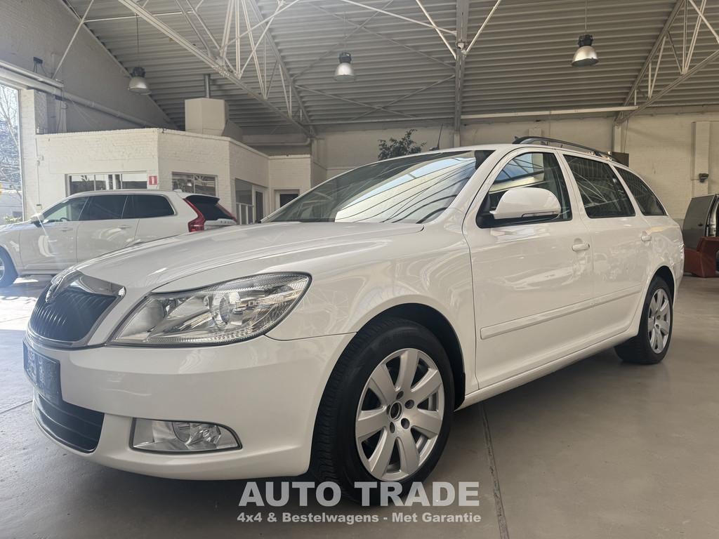 Skoda Octavia 1.6 Diesel | Airco | Sensoren | Cruise control, Autos, Skoda, Euro 5, 105 ch, Entreprise, Boîte manuelle