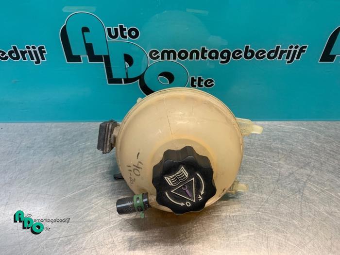 Réservoir d'expansion d'un Peugeot 307 (307 01-), Autos : Pièces & Accessoires, Autres pièces automobiles, Peugeot, Utilisé, 3 mois de garantie