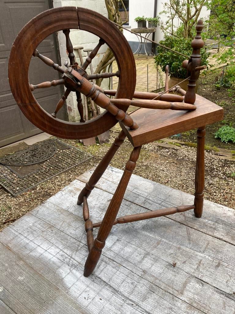 Antieken spinnewiel, Hobby & Loisirs créatifs, Rouets & Filature, Enlèvement, Ne fonctionne pas, Rouet