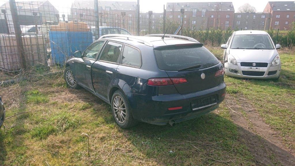 Alfa roméo 159 2007 1900 jtd 180000 km moteur cassé, Auto's, Voorwielaandrijving, Stof, Beige, Blauw