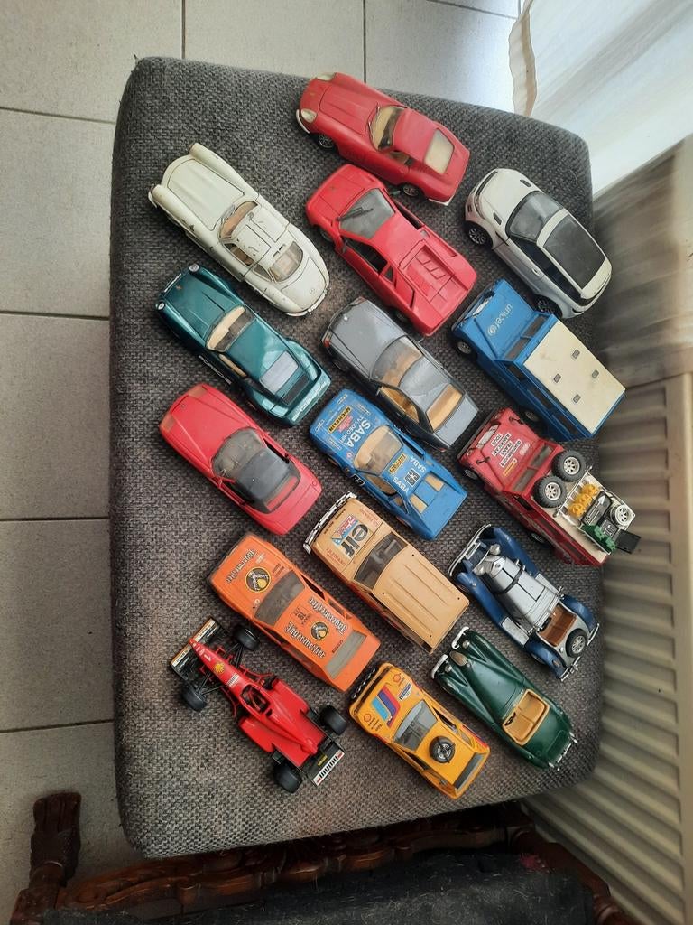 Lotje burago 1/24, Hobby & Loisirs créatifs, Enlèvement, Burago