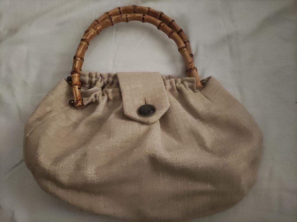 Zomertasje in zachte jutte met handvaten in bamboe, Handtassen en Accessoires, Tassen | Damestassen, Ophalen of Verzenden, Zo goed als nieuw