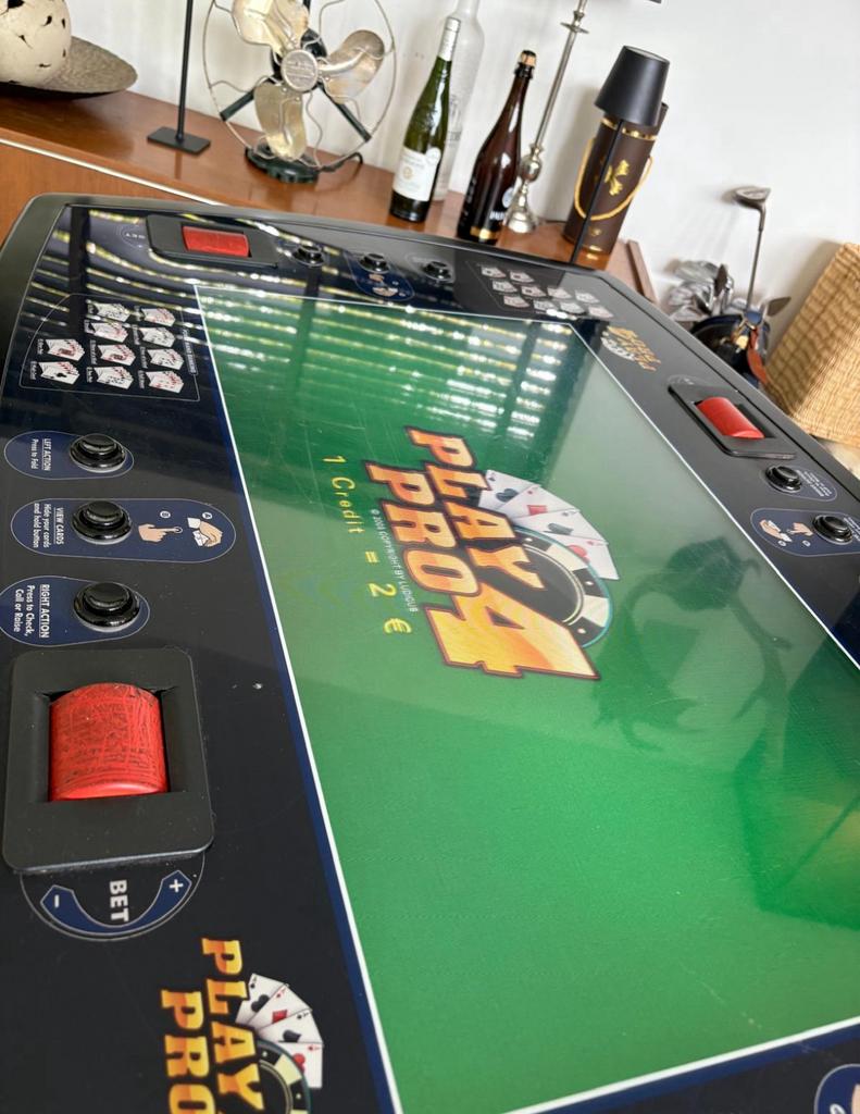 Digitale pokettafel, Hobby en Vrije tijd, Drie of vier spelers, Ophalen, Zo goed als nieuw