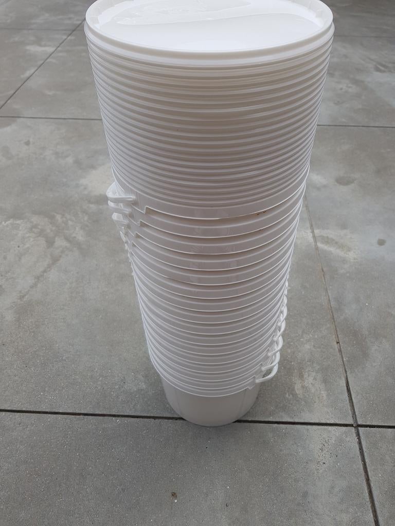 Hersluitbare emmers MET deksels. Inhoud 2,5 / 3 of 10 liter, Ophalen, Zo goed als nieuw, Kunststof, Met deksel