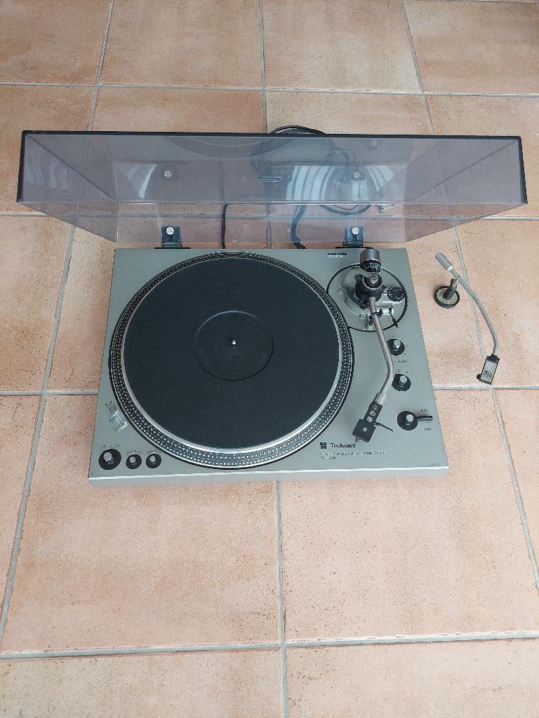Vintage platenspeler Technics SL-1600, Audio, Tv en Foto, Platenspelers, Ophalen, Automatisch, Zo goed als nieuw, Platenspeler