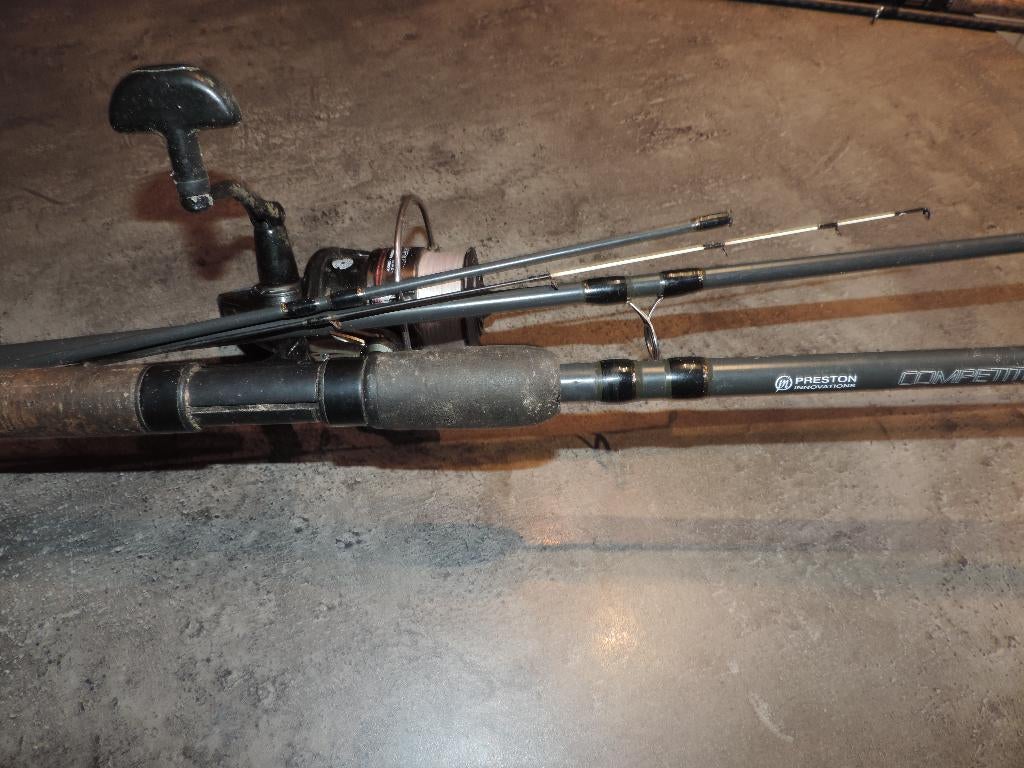 feederhengels te koop, Enlèvement ou Envoi, Utilisé, Moulinet