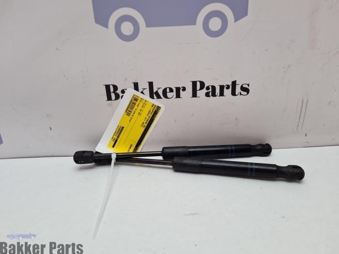 Gasdemper Motorkap Set van een BMW 1-Serie, Gebruikt, -, -, 3 maanden garantie