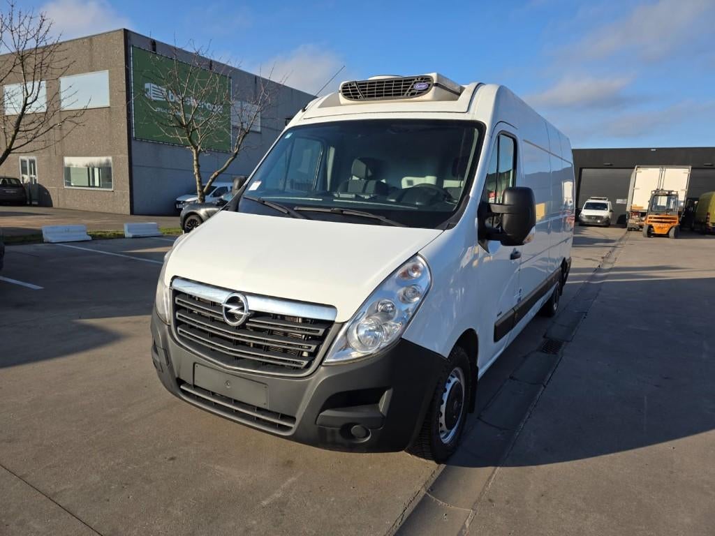 Opel Movano (Stock ID 56689), Auto's, Bestelwagens en Lichte vracht, Euro 6, Wit, Elektrische buitenspiegels, Te koop