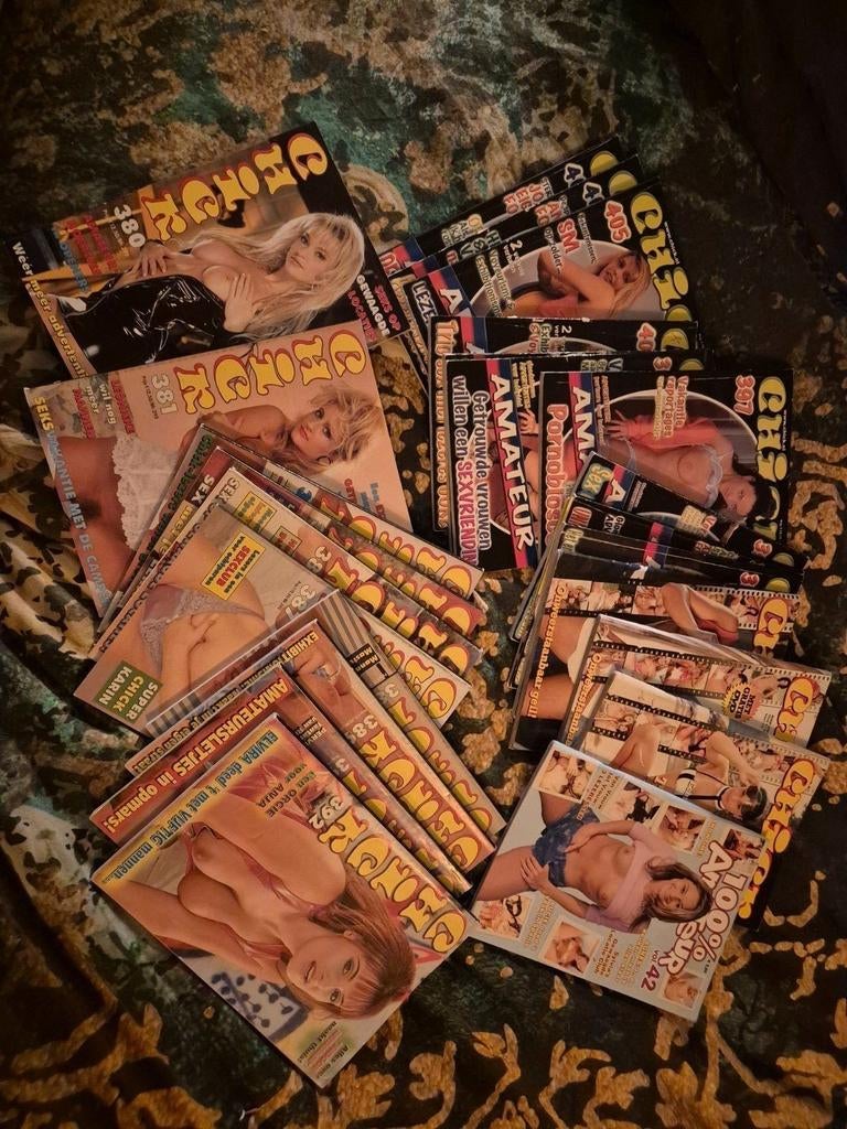 Divers livres sur le sexe entre filles, Enlèvement ou Envoi