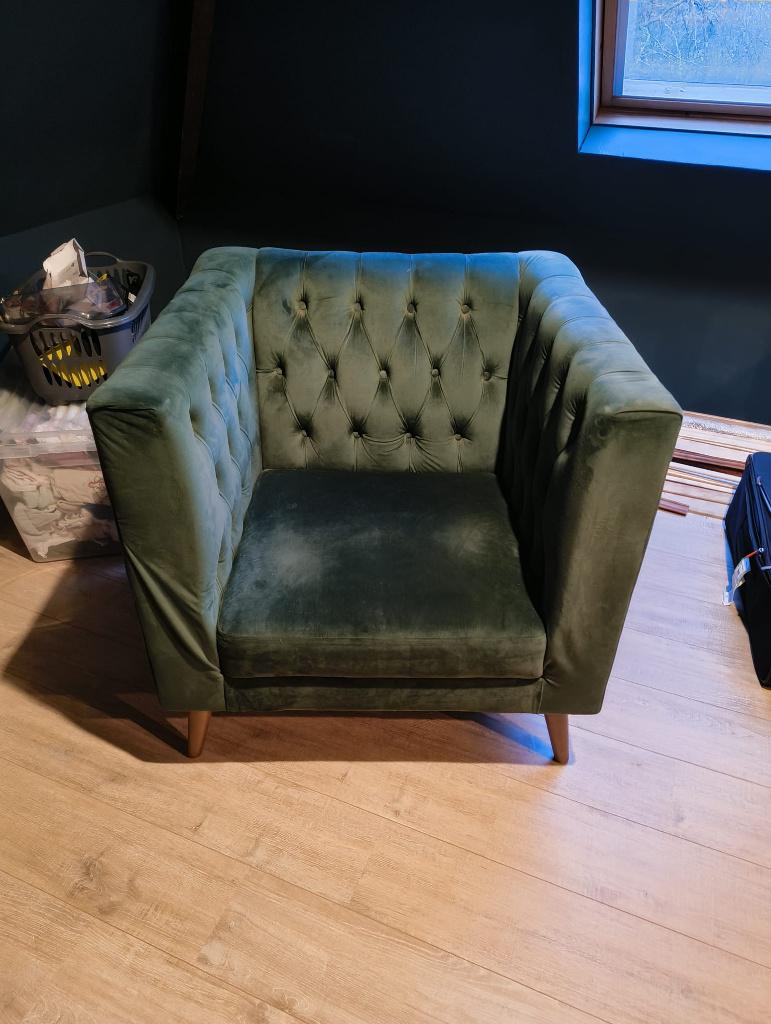 Fauteuil en velours vert — style Chesterfield, Antiquités & Art, Antiquités | Meubles | Chaises & Canapés, Enlèvement