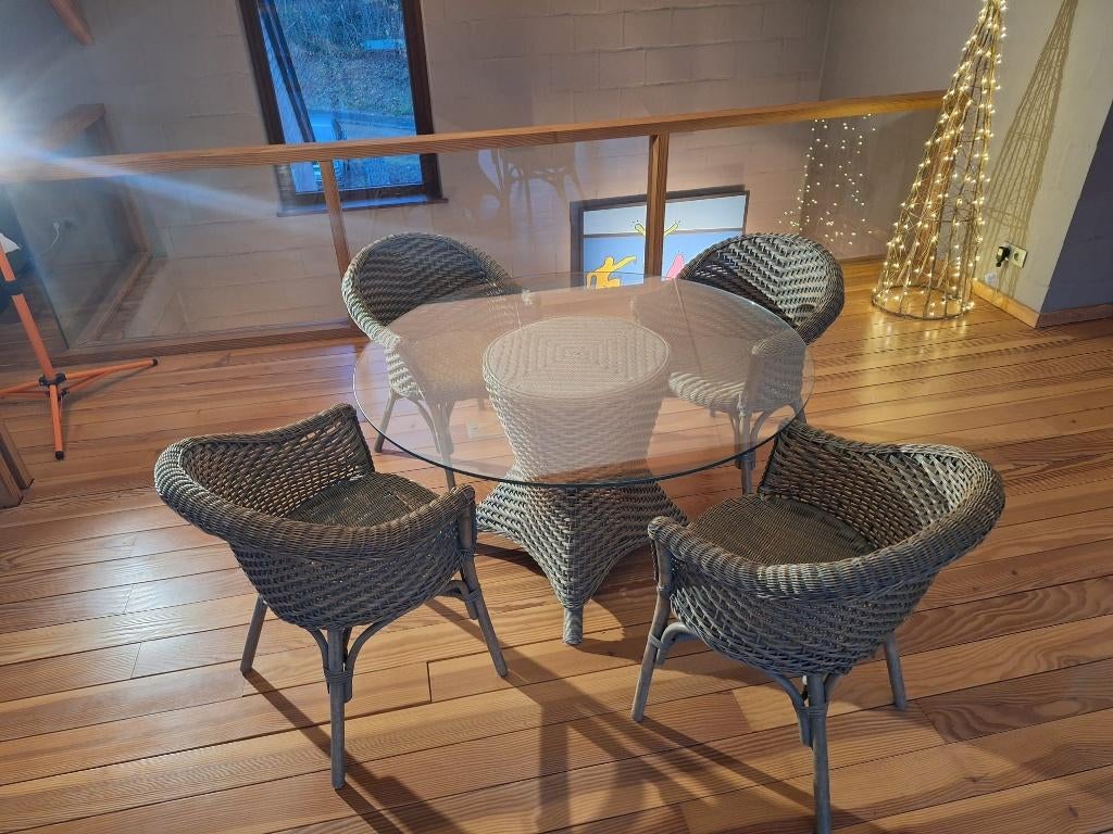 ronde glazen tafelstoelen en rieten poten, Huis en Inrichting, Tafels | Eettafels, Gebruikt, 100 tot 150 cm, Vier personen, Rond