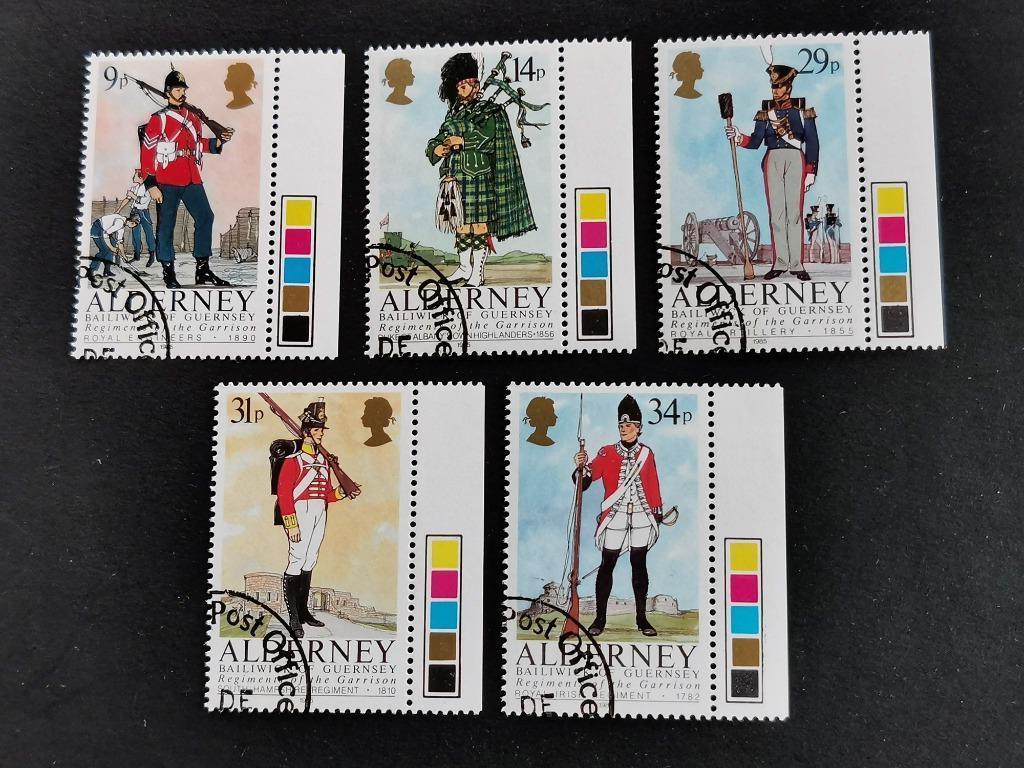 Alderney 1985 - uniformes militaires - avec bordure CMYK, Enlèvement ou Envoi, Affranchi