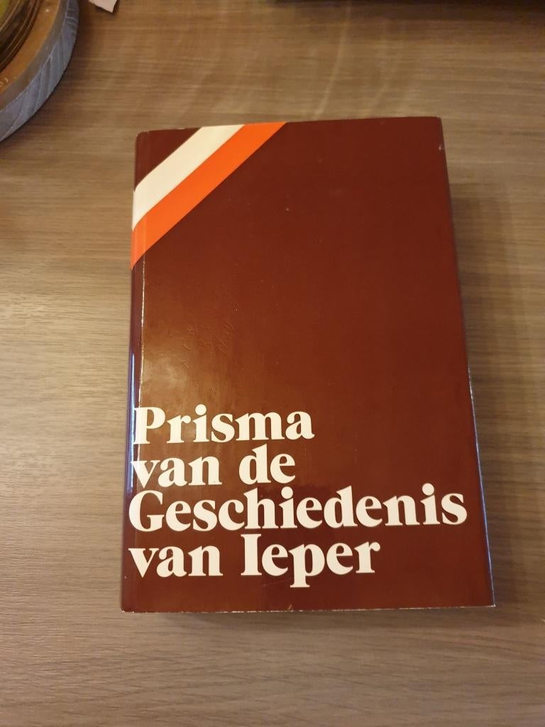 IEPER Prisma van de geschiedenis van Ieper., Ophalen of Verzenden, Gelezen