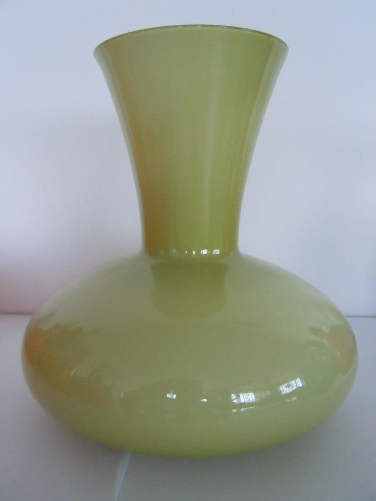 Vase en opaline vert olive clair - Empoli verre années 1960, Antiquités & Art, Antiquités | Verre & Cristal, Enlèvement ou Envoi